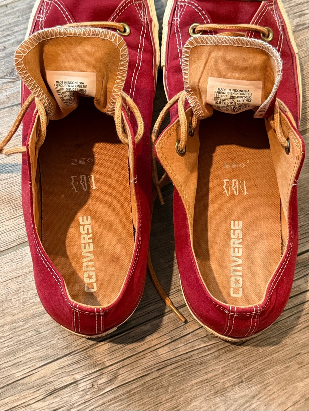 Converse Low-Top Sneakers in Burgundy with Cream Accents - Picture 5 of 6